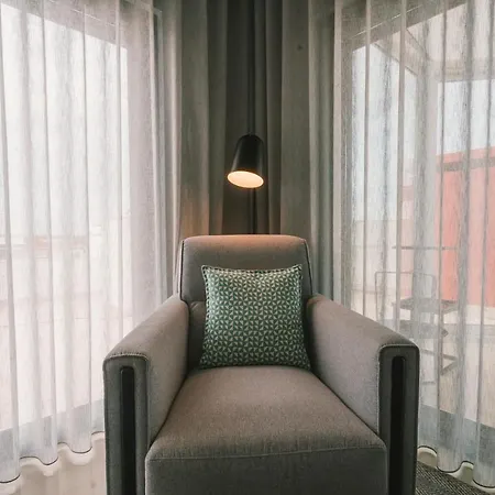 Bica, Luxury Heated Penthouses With Jacuzzi And Large Terrace In アパート