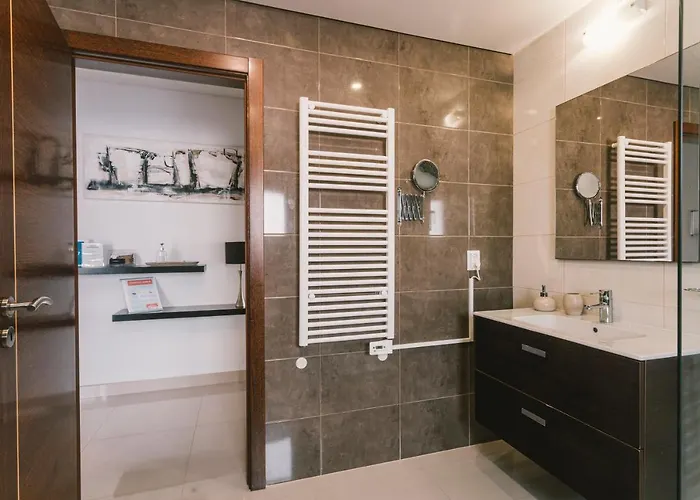 Bica, Luxury Heated Penthouse With Jacuzzi And Large Terrace In 公寓 巴勒尔